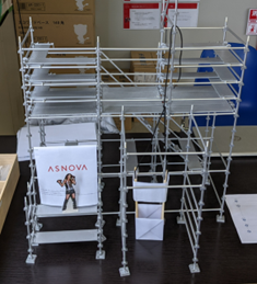 足場（ビケ足場）の機材をリサイクルした棚「いらないもの物流センター 
